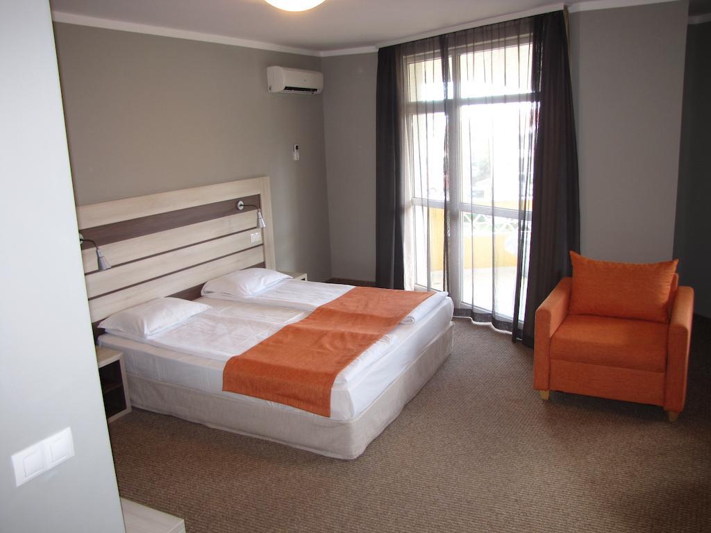 Blue Orange Beach Resort Sozopol Rum bild